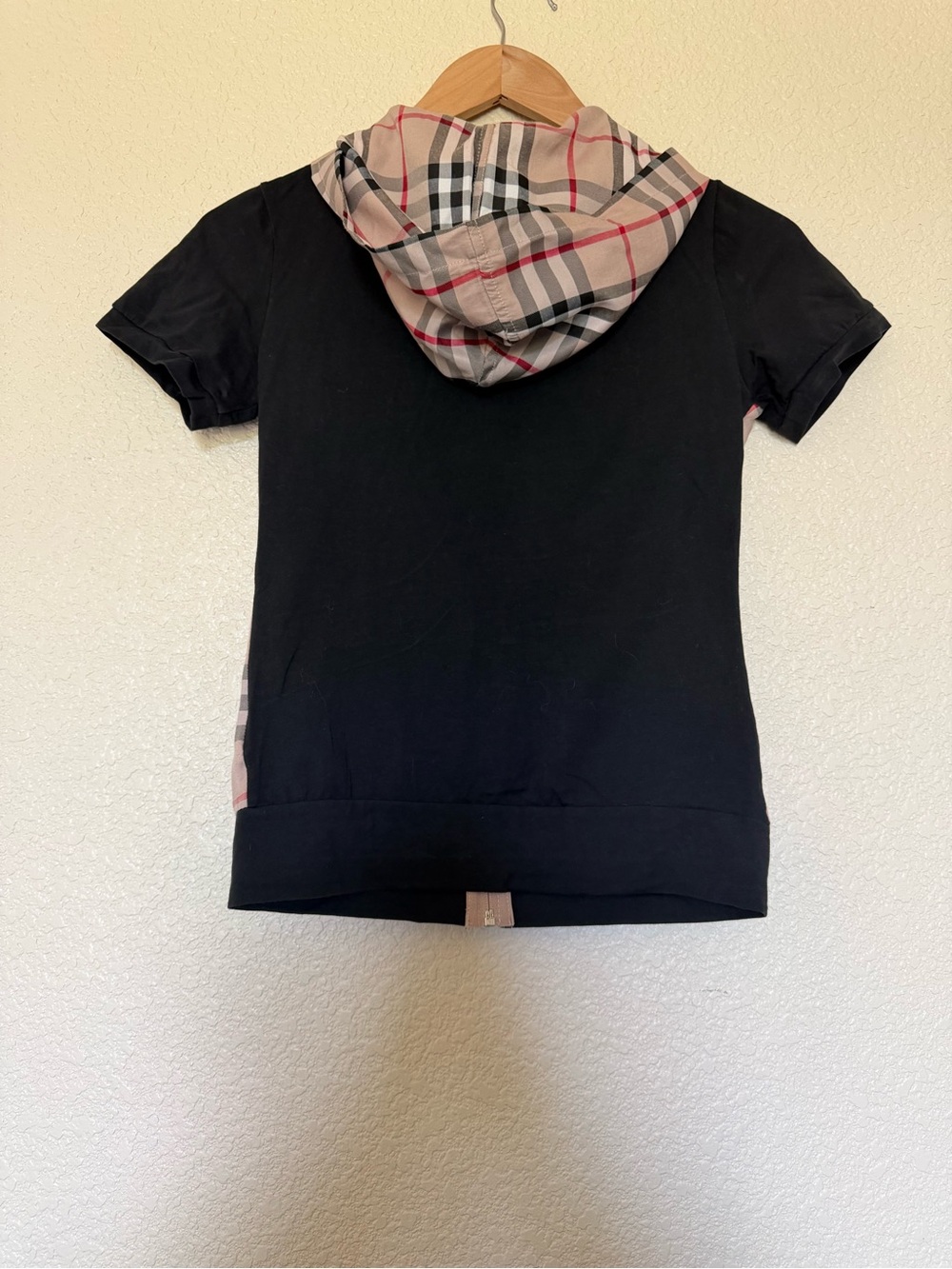 Burberry Beige Plaid Hooded Zip Vest with Black Sleeves - Picture 3 of 5
